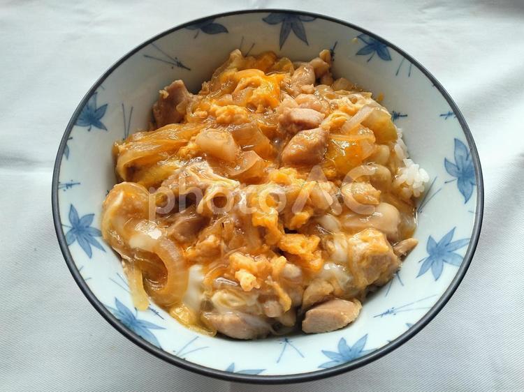 親子丼 親子丼,どんぶり,丼物の写真素材