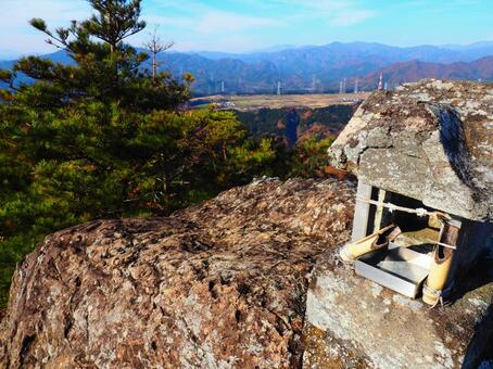 日本百低山・嵩山大天狗山頂 嵩山,大天狗,山頂の写真素材