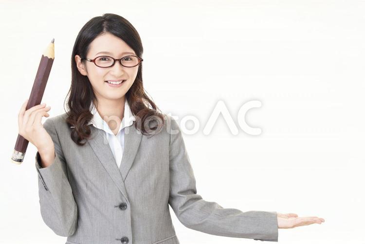 案内する笑顔の教師 女性,先生,教師の写真素材