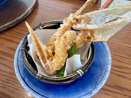 大ぶりズワイガニの唐揚げ 大ぶりズワイガニの唐揚げ 揚げ物,フライ,コースの写真素材