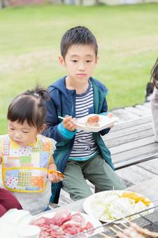 家族でBBQ 家族でBBQ バーベキュー,bbq,家族の写真素材