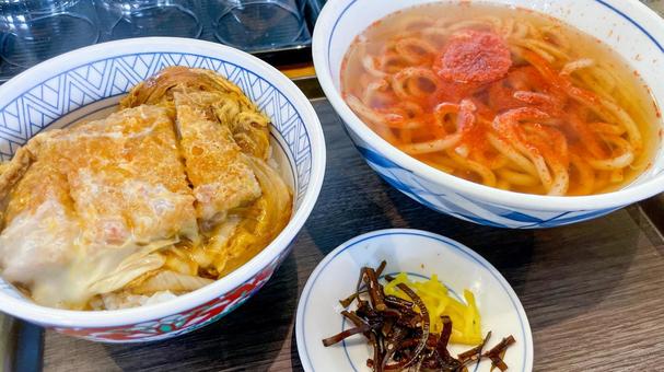 一味たっぷりたぬきうどん うどん,たぬき,たぬきうどんの写真素材