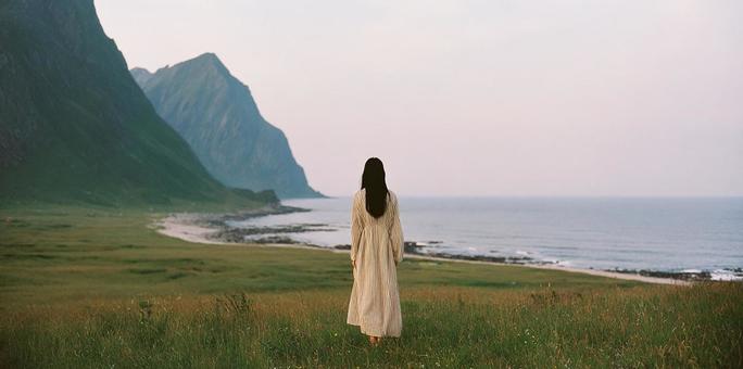 穏やかな海辺で心ゆくまで眺める 穏やかな海辺で心ゆくまで眺めるの写真
