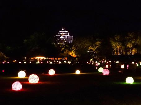ライトアップした岡山後楽園〜岡山城を臨む ライトアップした岡山後楽園〜岡山城を臨む 後楽園,庭園,夏の幻想庭園の写真素材