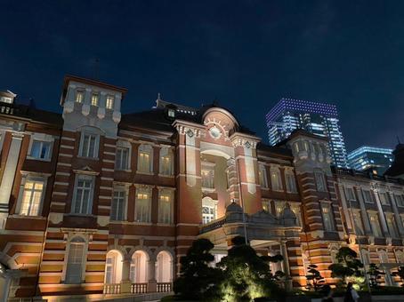 夜の東京駅舎 夜の東京駅舎の写真