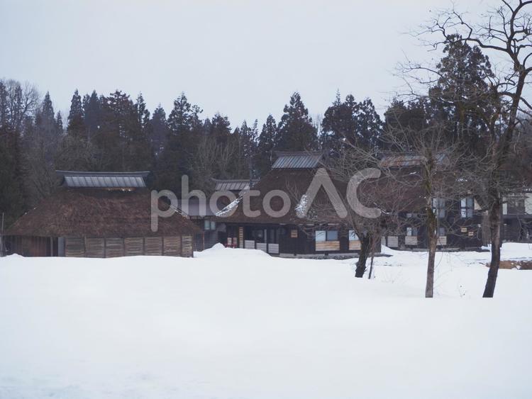 萩ノ島環状集落冬の風景 萩ノ島環状集落の風景,新潟県柏崎市,ノスタルジックの写真素材