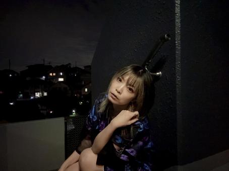 希望の光を求めて 希望の光を求めて 女性,闇,闇堕ちの写真素材