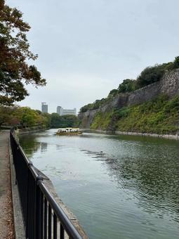 The tranquil moat of Osaka Castle, JPG The tranquil moat of Osaka Castle, JPG