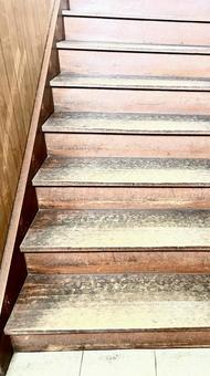 木造の階段の写真