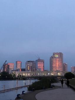 夕景 川 都市,建築,水域の写真素材