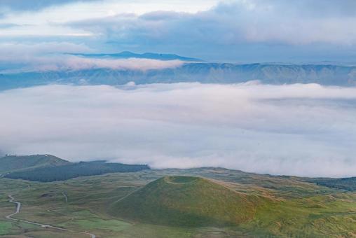 熊本県　杵島岳から望む米塚 熊本県,熊本,九州の写真素材