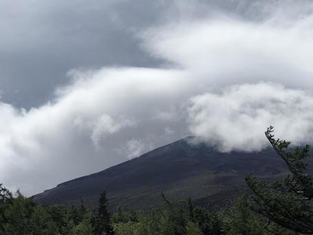 山に重なる雲海 山に重なる雲海の写真