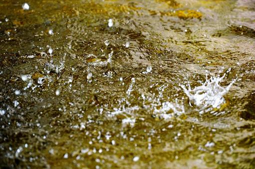 水面に広がる水しぶき 水面に広がる水しぶき 水,水面,水しぶきの写真素材