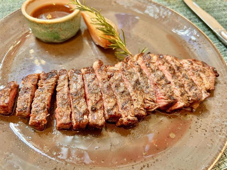 ミディアムレアな美味しいステーキ② ステーキ,お肉,メインの写真素材