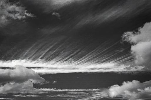 水墨画の空 水墨画の空 白黒,モノクロ,雲の写真素材