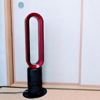 赤色の羽根なし扇風機 赤色,羽根なし扇風機,タワーファンの写真素材