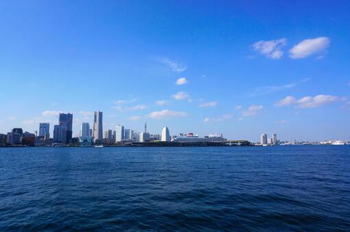 神奈川県の街の風景3　横浜素材　背景景色 横浜,観覧車,港の写真素材