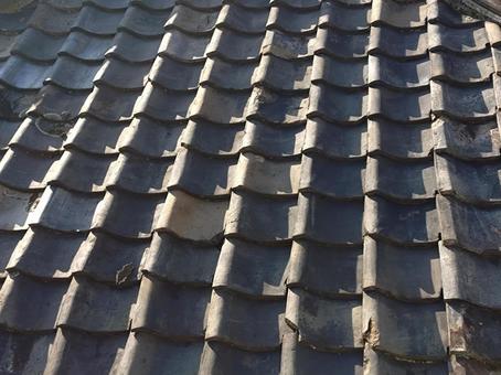 古い瓦屋根 瓦,屋根,瓦屋根の写真素材