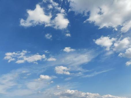 台風一過の青空と雲 青空,sky,雲の写真素材
