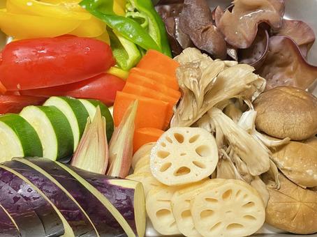 天ぷら用カット野菜盛り合わせ 天ぷら用カット野菜盛り合わせの写真