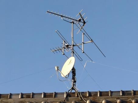 アンテナ アンテナ,パラボラ,テレビアンテナの写真素材