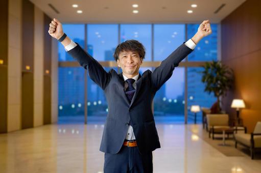 仕事が終わったビジネスマン 男性,ビジネスマン,スーツの写真素材