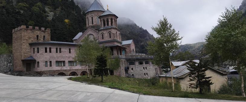 ダリアリ修道院（ジョージア）の写真