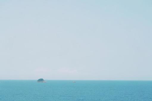 シンプルな海と空 シンプルな海と空の写真