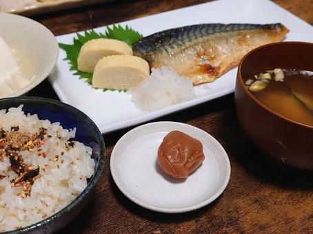夕食 夕食 ご飯,食事,焼き魚の写真素材