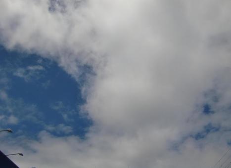 五月の雲-4 五月,青空,空の写真素材