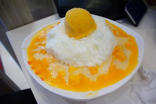 マンゴーかき氷 マンゴーかき氷 マンゴー,マンゴーかき氷,かき氷の写真素材