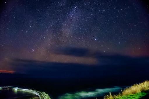 低緯度オーロラ_北海道 石狩厚田 ⑥ 低緯度オーロラ,星空,北海道の写真素材
