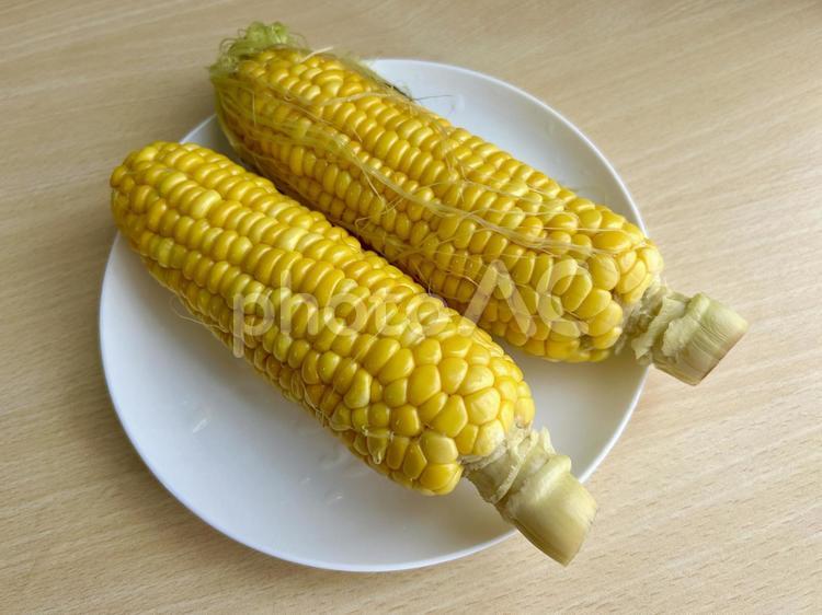 とうもろこし(茹で)ひげあり・ひげなし とうもろこし,食品,食べ物の写真素材
