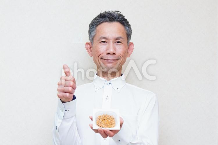 納豆と中年男性3 納豆,大豆,発酵食品の写真素材