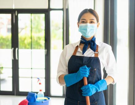 家の掃除にをはじめようとする人の写真