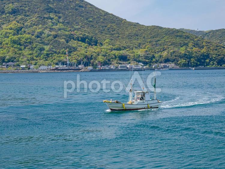 漁船の走る風景 漁船,船,船舶の写真素材