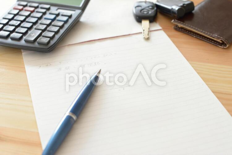 レポートを仕上げよう 仕事,手書き,シャープペンシルの写真素材