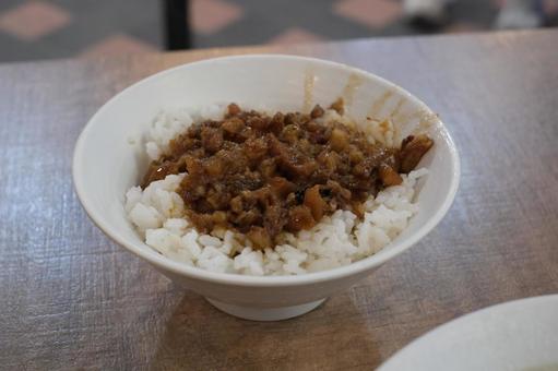 程味珍意面滷味の魯肉飯 程味珍意面滷味の魯肉飯の写真