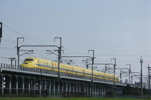 幸せトレイン 幸せトレイン ドクターイエロー,検測車,新幹線の写真素材