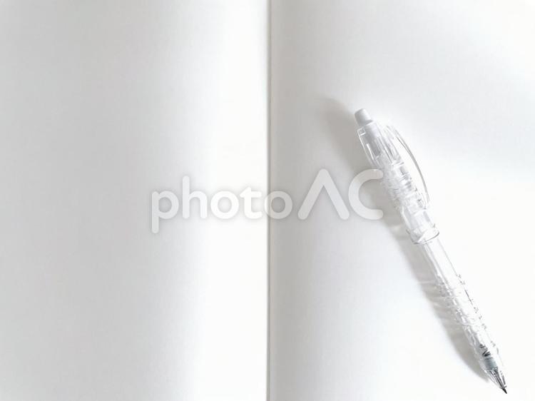 開いた白いノートとボールペン ノート,ペン,開くの写真素材