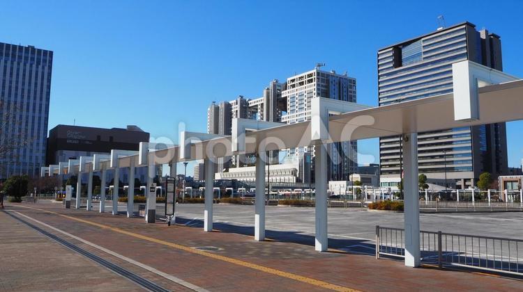 東京テレポート駅前の街並み・東京都お台場 冬,お台場,東京臨海高速鉄道の写真素材