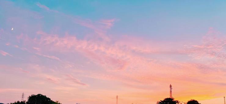 夕焼け空 淡いピンク色 夕焼け空 淡いピンク色 夕焼け,ピンク,エモいの写真素材