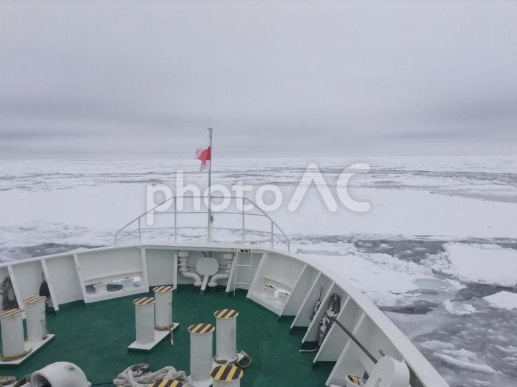 網走流氷観光砕氷船おーろら おーろら号,氷,海の写真素材