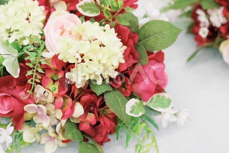 赤と白の造花のブーケ 花束,花,ブーケの写真素材