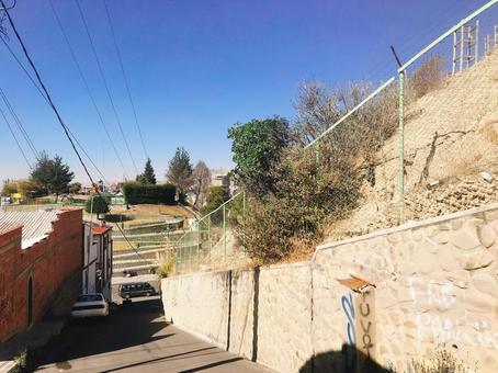 ボリビア、ラパス市内の街並み ボリビア、ラパス市内の街並みの写真