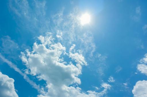 青空と太陽_08の写真