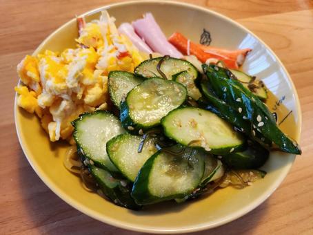 お家ご飯 お家ご飯 自炊,ハム,皿の写真素材