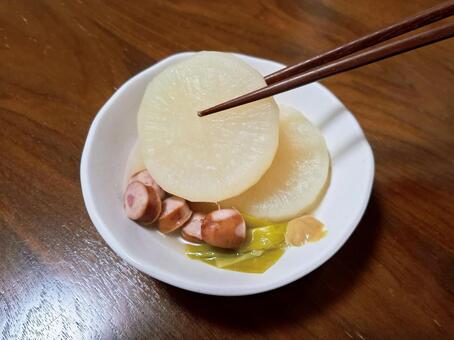 大根とウインナーの煮物_4 冬,旬,大根の写真素材