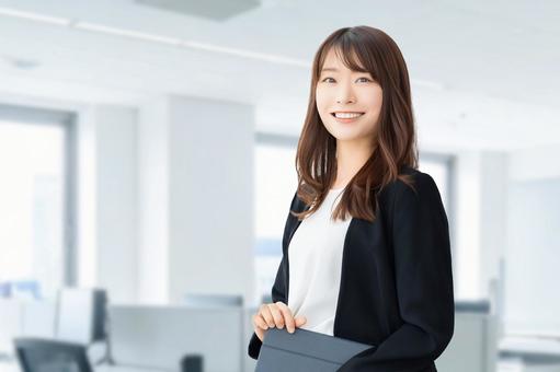 笑顔の女性・ビジネスウーマン 女性,笑顔,微笑むの写真素材