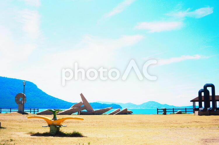 海を臨む公園 海,空,山の写真素材